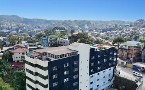 Property building, Day, Neighbourhood, Bird's eye view, City view, Mountain view, Street view, Location, Parking