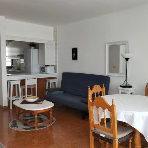 Living room, Seating area, Dining area, minibar