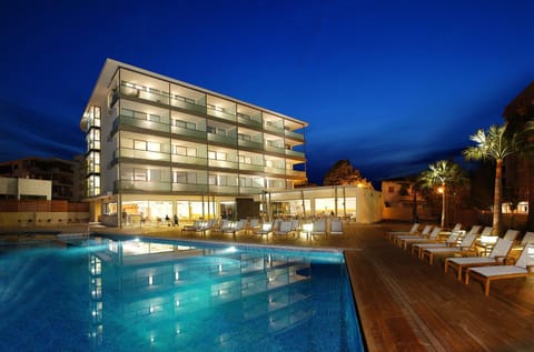 Facade/entrance, Swimming pool
