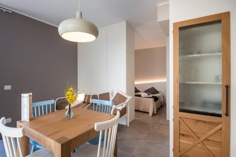 Kitchen or kitchenette, Living room, Seating area