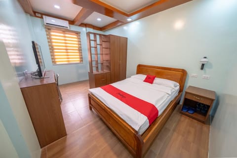 Bed, Photo of the whole room, Bedroom, wardrobe