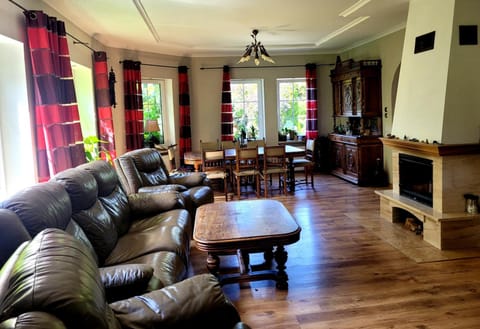 Living room, Seating area, Dining area