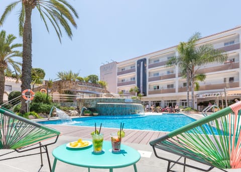 Property building, Facade/entrance, Day, Summer, On site, Pool view, Swimming pool