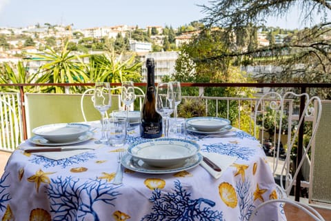 Balcony/Terrace, Dining area