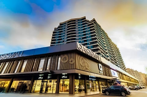 Property building, Restaurant/places to eat, Swimming pool
