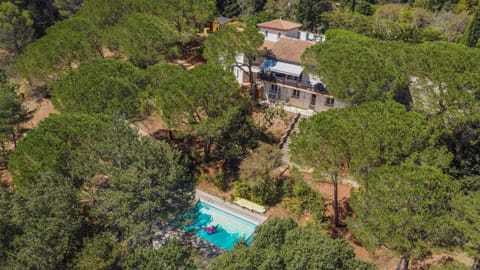 Property building, Natural landscape, Bird's eye view, Pool view