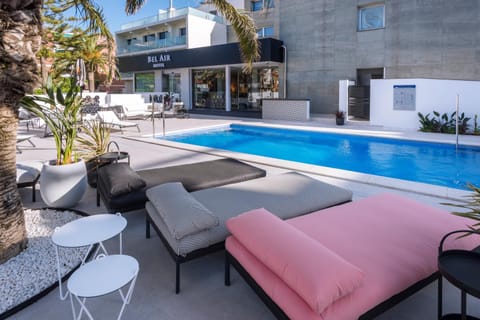 Swimming pool, Swimming pool