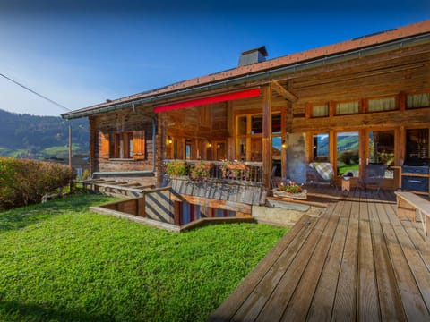 Property building, Day, Natural landscape, Summer, Garden, Garden view, Mountain view