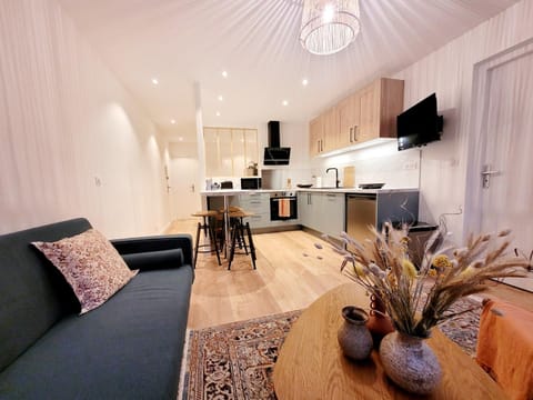 Communal lounge/ TV room, TV and multimedia, Kitchen or kitchenette, Living room, Seating area, Dining area, minibar