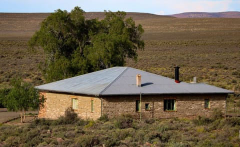 Property building, Day, Natural landscape, Landmark view, Mountain view