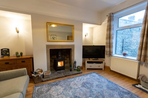 TV and multimedia, Living room, Seating area, flat iron