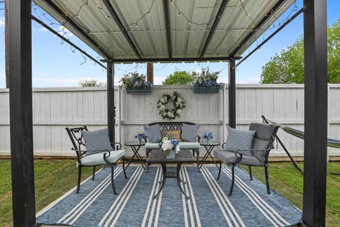 Boat and Fish on Lewisville Lake Pet-Friendly Haven House in Lake Dallas