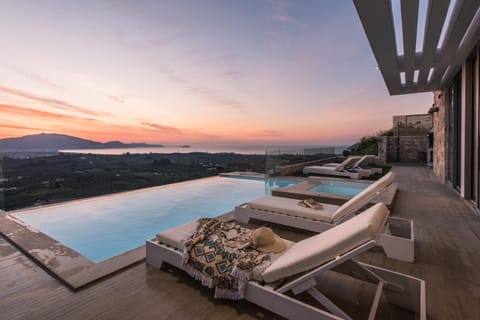 Patio, View (from property/room), Balcony/Terrace, Pool view, sunbed