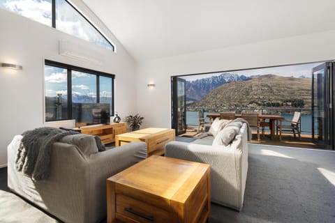 Patio, Patio, TV and multimedia, View (from property/room), View (from property/room), Balcony/Terrace, Balcony/Terrace, Living room, Seating area, Lake view, Lake view, Mountain view, Mountain view