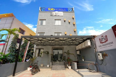 Property building, Facade/entrance