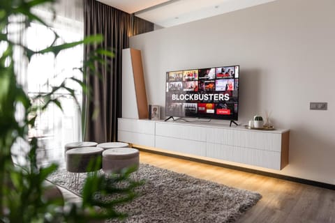 Communal lounge/ TV room, TV and multimedia, Evening entertainment