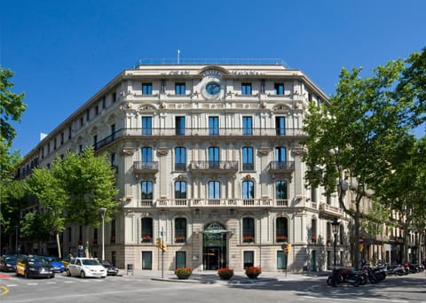 Property building, Facade/entrance, Day, Location