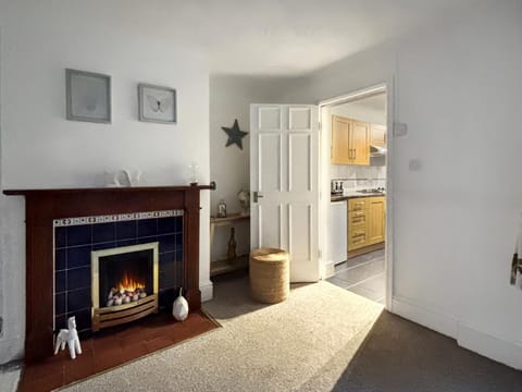 Living room, fireplace, fireplace