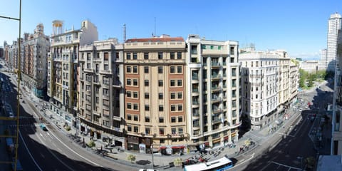 Restaurant/places to eat, People, Activities, View (from property/room), Balcony/Terrace, Dining area, Parking