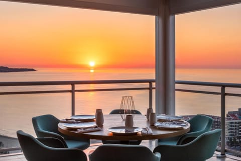 Restaurant/places to eat, Location, Sunset