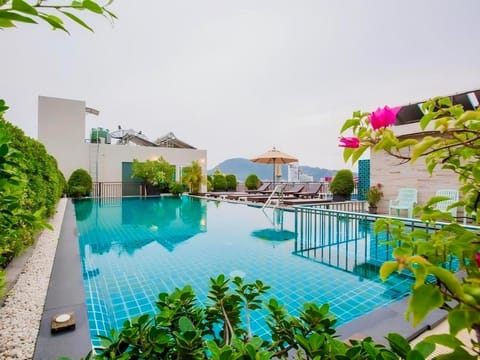 Pool view, Swimming pool, Swimming pool, sunbed