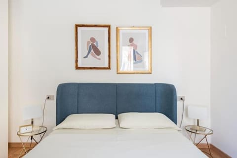 Domus: modern Loft in the center of Parma House in Parma