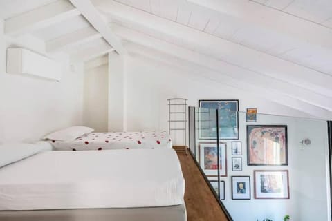 Domus: modern Loft in the center of Parma House in Parma