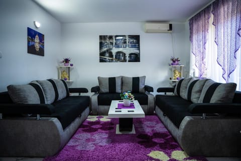 Apartman Albijanić Apartment in Novi Sad