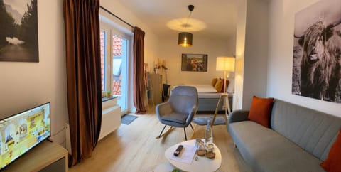 Photo of the whole room, Dining area