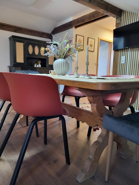TV and multimedia, Dining area