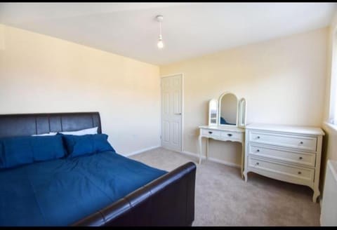 3 bed House Lovely & Modern House in Bury