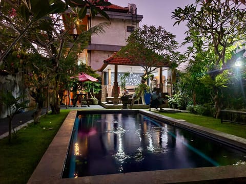 Night, Kitchen or kitchenette, Communal kitchen, Swimming pool, Swimming pool, kitchen