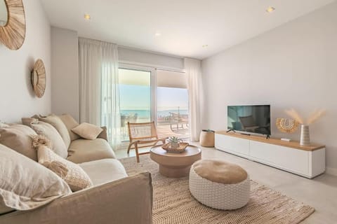 TV and multimedia, Living room, Sea view
