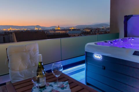 Hot Tub, Balcony/Terrace