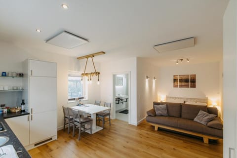 Kitchen or kitchenette, Living room, Seating area, minibar, air conditioner