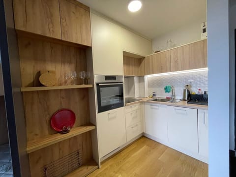 Coffee/tea facilities, Kitchen or kitchenette, dishwasher, pet friendly, stove