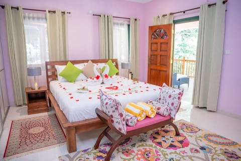 Bed, Decorative detail, Bedroom