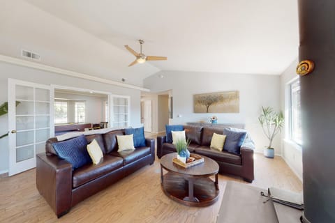 Five Oaks Circle Ranch House in Oakhurst