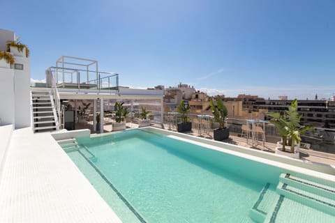 Restaurant/places to eat, View (from property/room), Balcony/Terrace, Lounge or bar, Dining area, Swimming pool