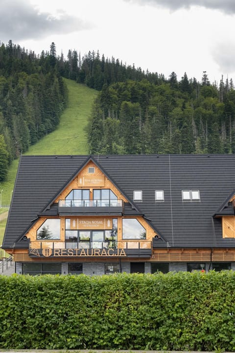 Property building, Restaurant/places to eat