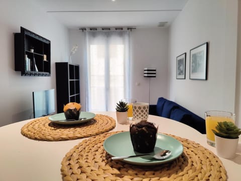TV and multimedia, Living room, Dining area
