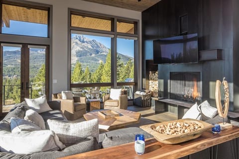 Powder Seeker Lodge House in Big Sky