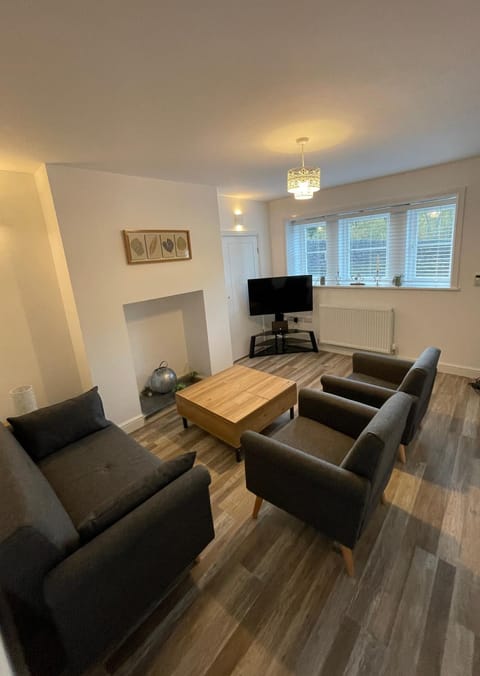 TV and multimedia, Living room, Seating area