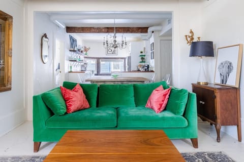 Living room, Dining area, internet, air conditioner