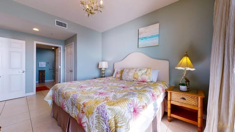 Beachfront - Private Balcony - Near Pier - FLPCB62 House in Panama City Beach