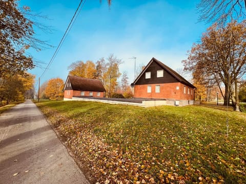 Property building, Neighbourhood