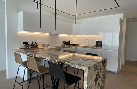 Kitchen or kitchenette, Dining area, kitchen