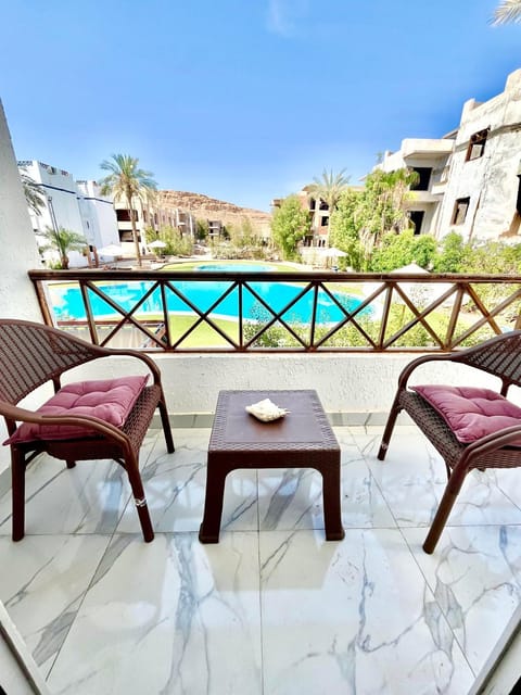 Balcony/Terrace, Pool view