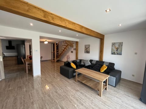 Kitchen or kitchenette, Living room, Seating area
