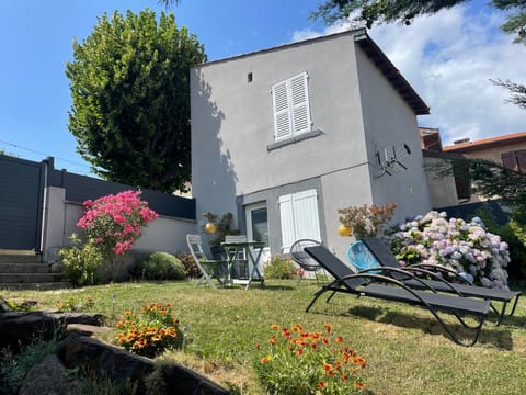 Property building, Patio, Garden, Garden view, sunbed